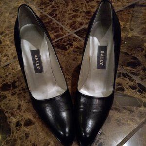 Authentic Bally Women's Black Court pumps